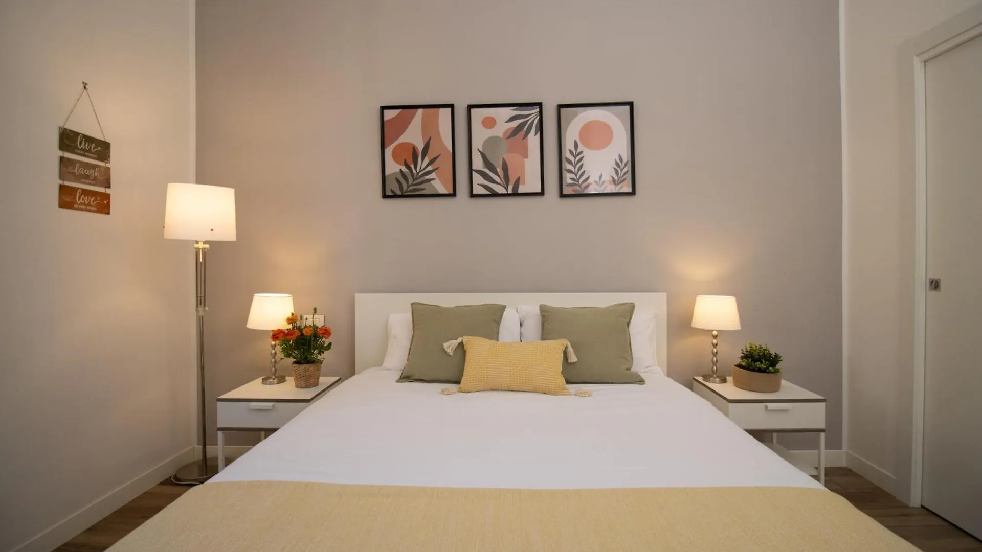 Eleganza Comfort Posizione Milan 0*,