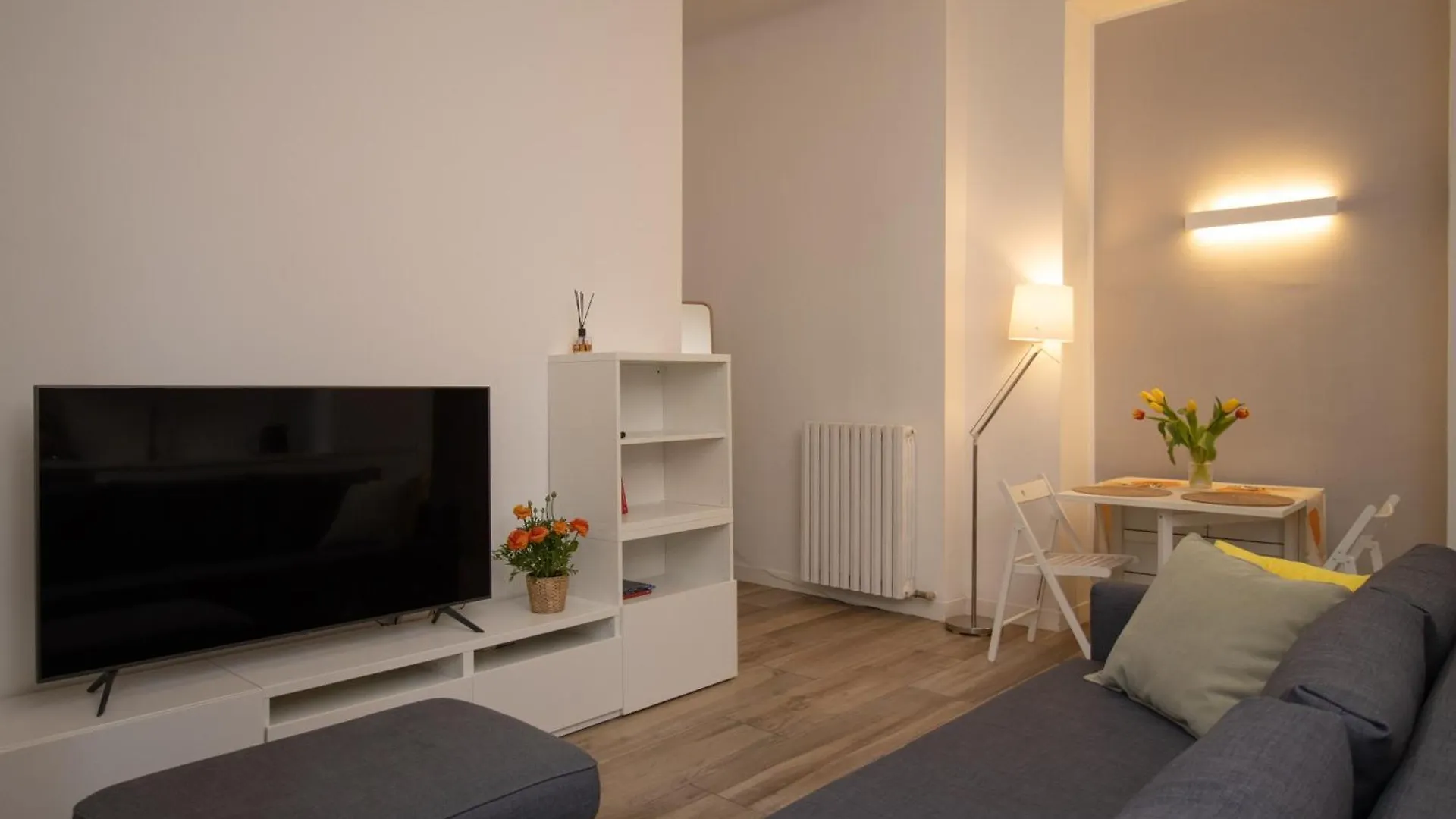 Eleganza Comfort Posizione Milan 0*,